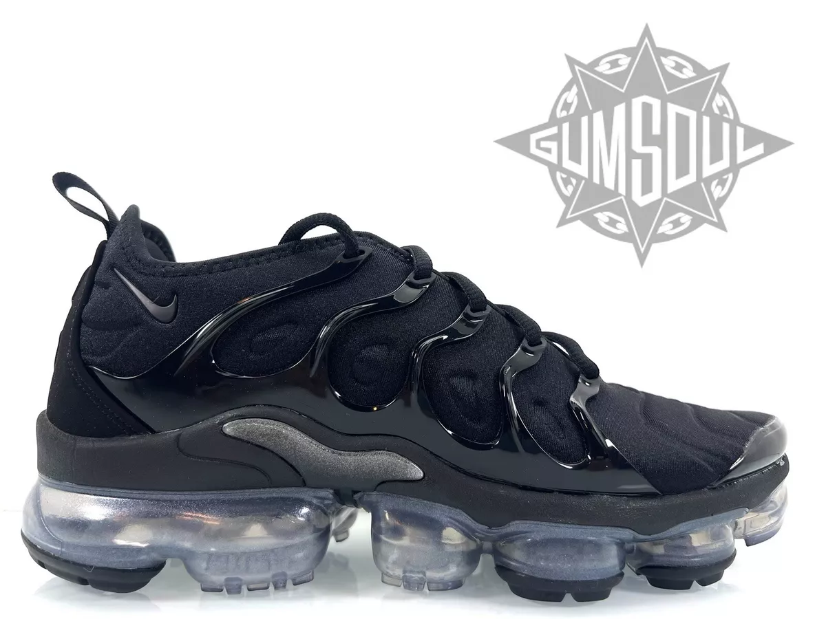 Triple black vapormax plus hotsell women's
