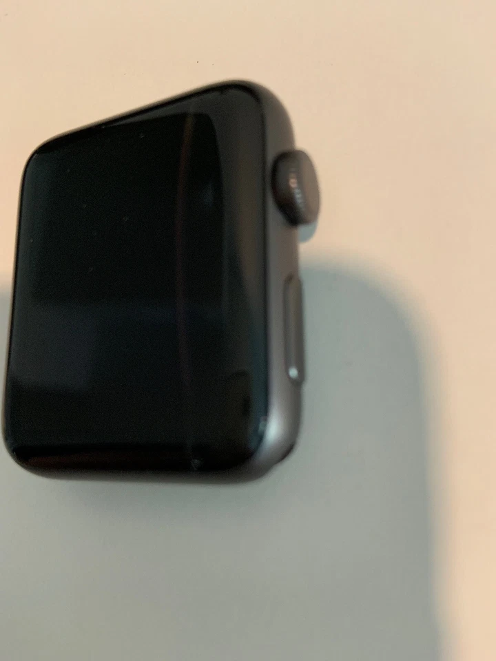 Cracked Working Apple Watch Series 2 Nike+ 42mm FACE ONLY Space Gray Aluminum - Image 2 of 4