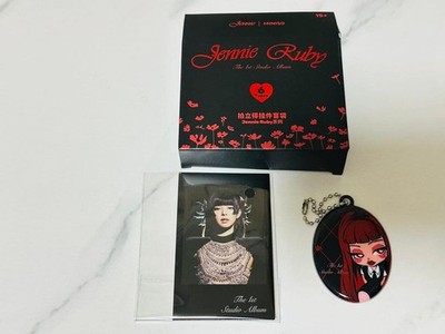 Jennie X MINISO Collaboration Cheki & Schlüsselanhänger E