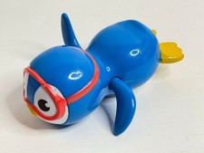 Munchkin Wind Up Swimming Penguin Bath Toy, Blue