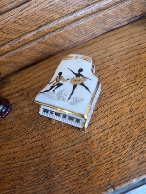 Limoges France PV Marque Deposee Peint Main Grand Piano