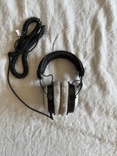 Beyerdynamic DT 880 Pro 250 ohm Semi-open Reference Studio Headphones - w/ Case