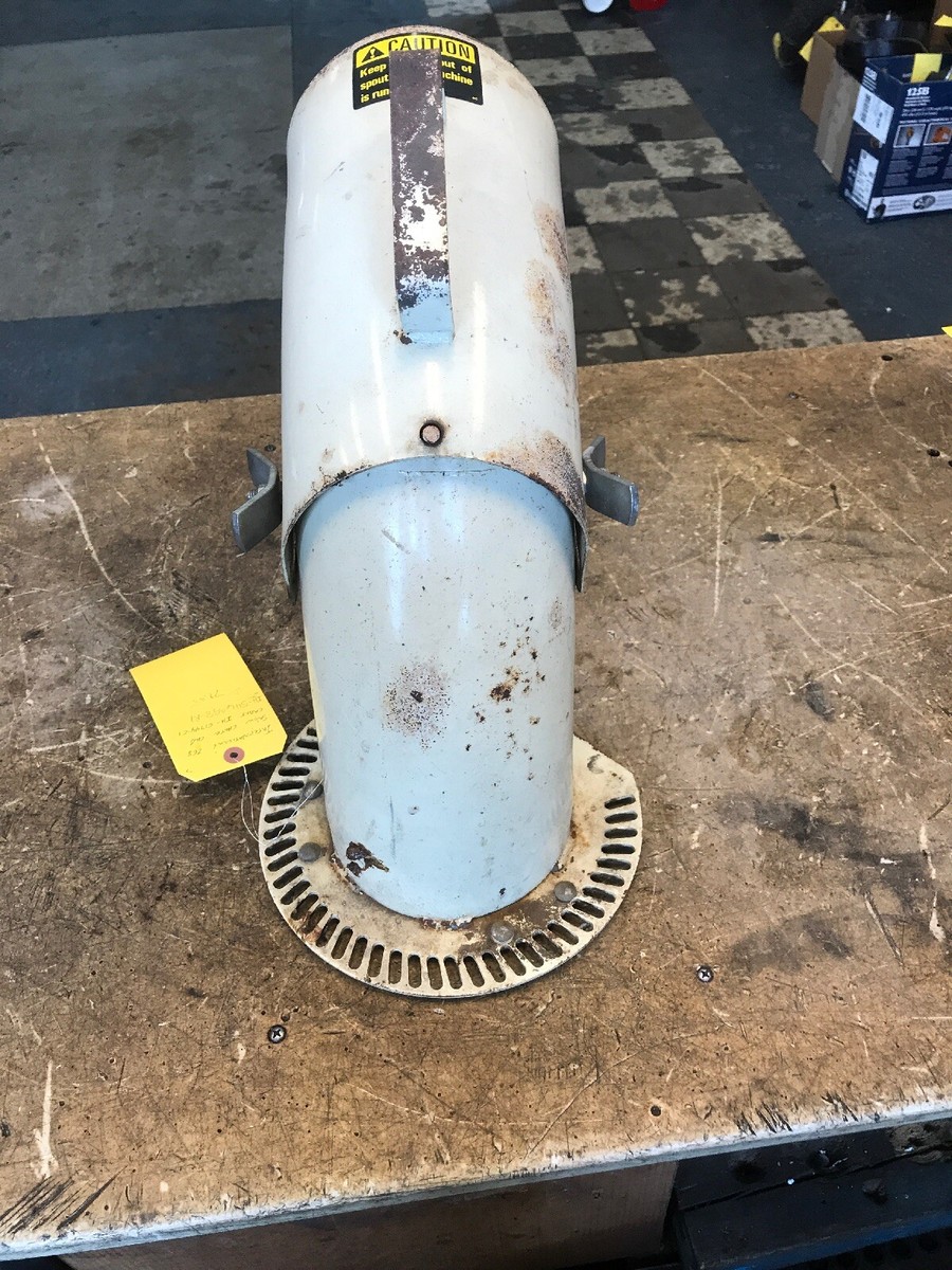 OEM GOOD USED CUB CADET, INTERNATIONAL 268 SHOW CHUTE IH-61744-C1