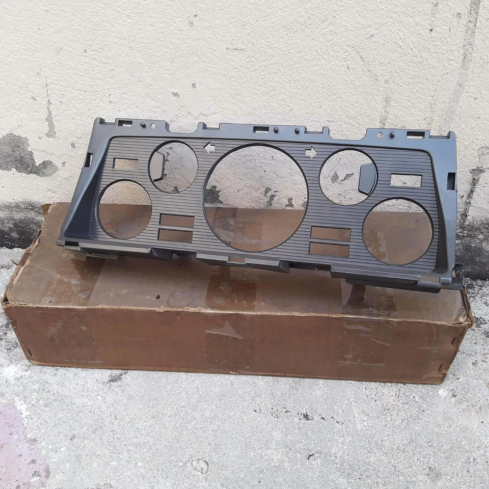 尼桑 DATSUN 720 4x4 WD 皮卡车外壳仪表盘仪表挡板 NOS — 第 2/4 张图片