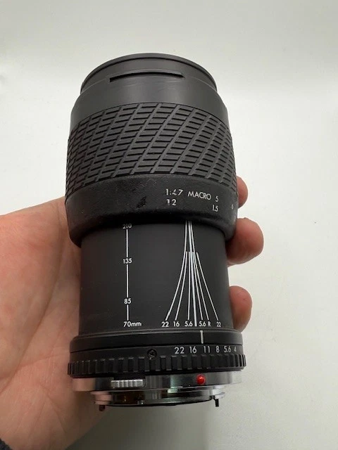 Sigma 28-70mm f/3.5-4.5  Macro UC Zoom Lens Olympus OM Mount + cap & hood - Image 3 of 4