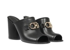 NEW SALVATORE FERRAGAMO ROBINS GANCINI HEELS SANDALS SHOES 7.5 C