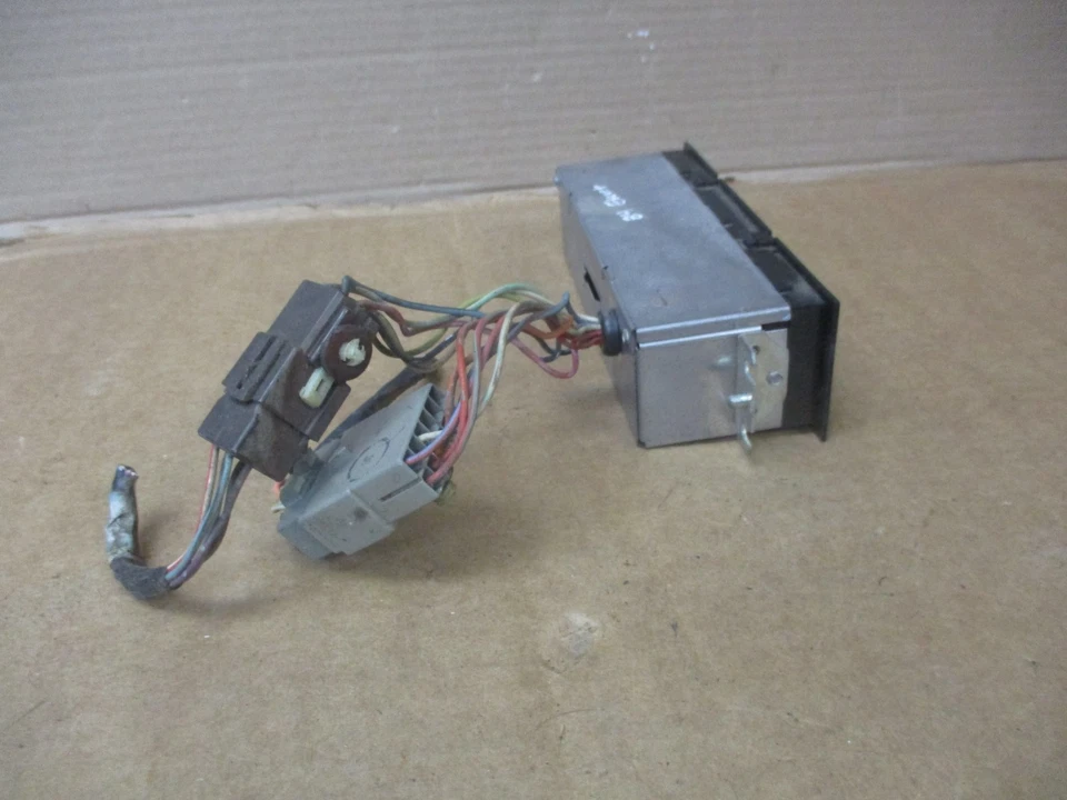 84 1984 Ford Escort Radio Graphic Equalizer Sound Equipment E4EF-18T803-AB - Image 3 of 4