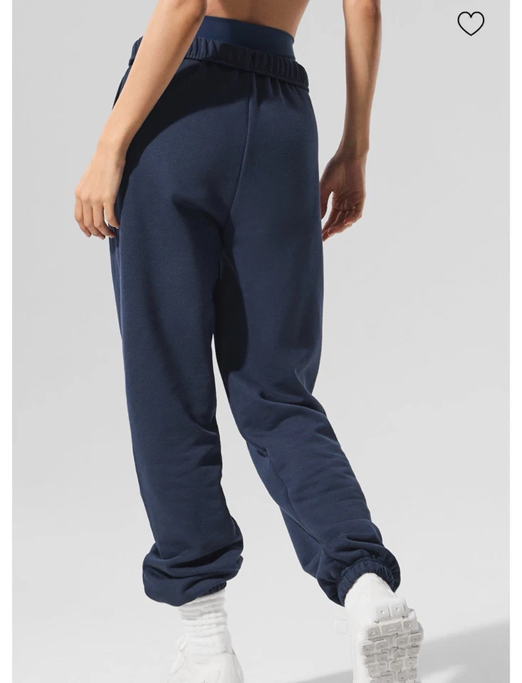 Alo Yoga Accolade Sweatpants Size Xsmall Navy Color Original Price $138 - Image 4 of 4