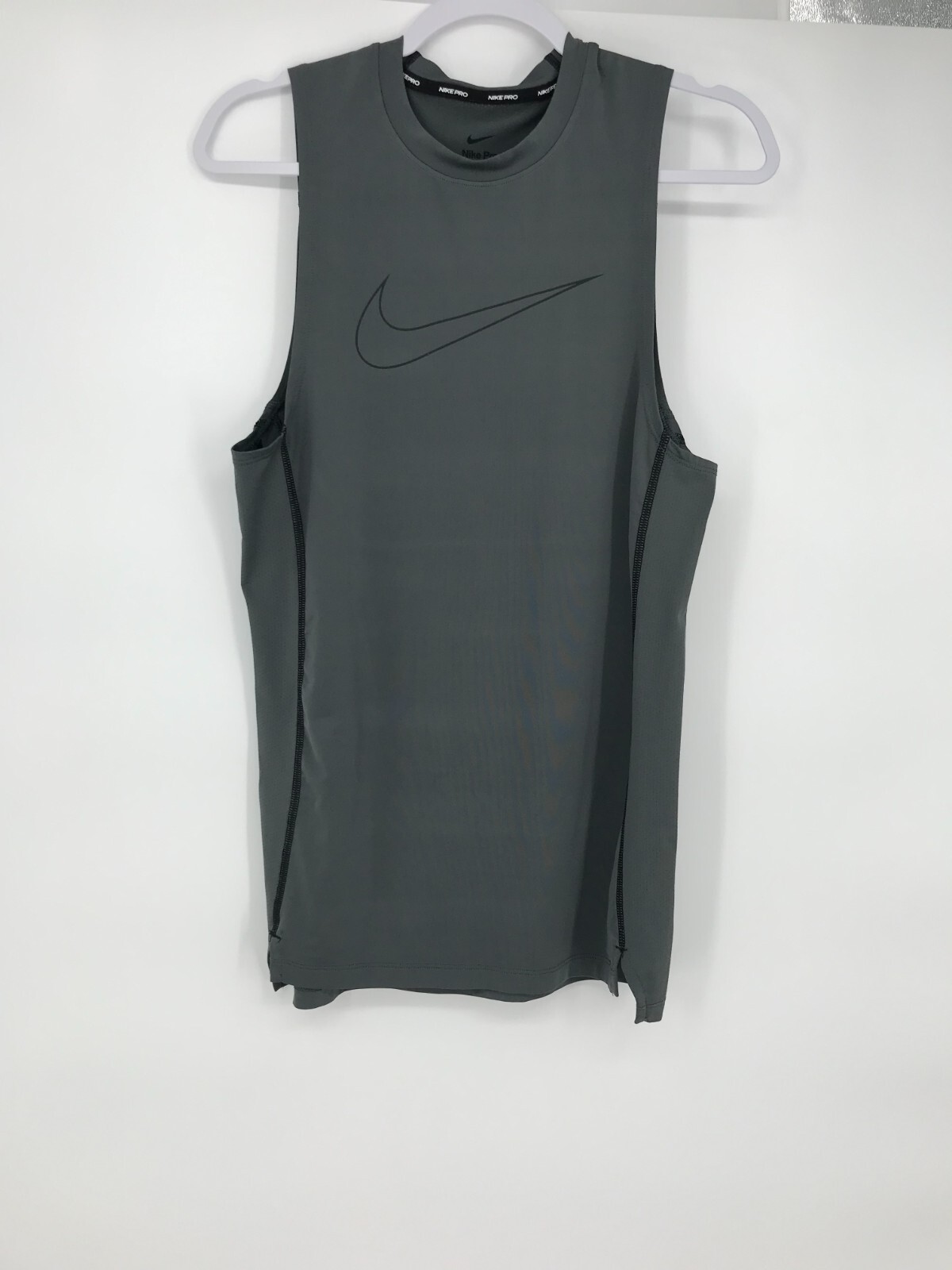 Nike Pro Shirt Mens Gray Sleeveless Tank Top Dri-Fit Athletic Slim Fit Small
