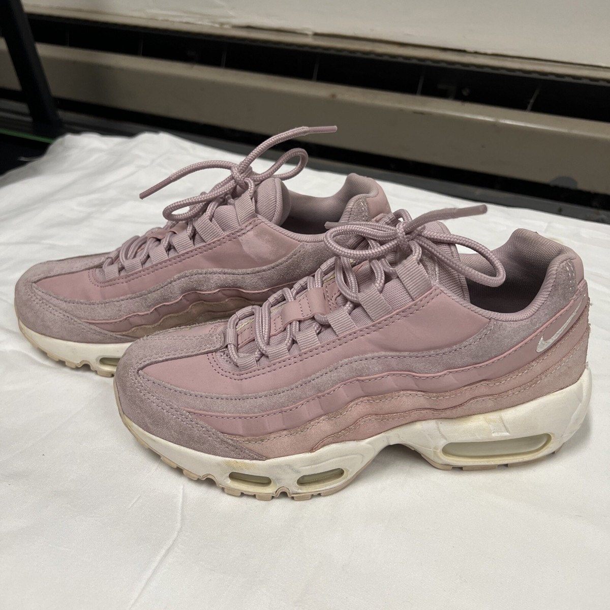 公式正規品!★AIR MAX 95 VELVET PARTICLE ROSE Size 6 - Nike Air Max 95 Premium Barely Rose W 887223381877