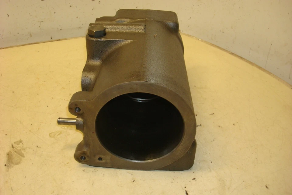 International IH Farmall 806 Diesel Tractor 3pt Lift Cylinder 856 - Image 2 of 4