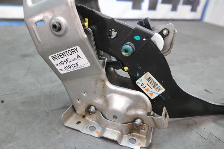 Chevrolet Camaro SS 2010-2015 conjunto de pedal de freno "automático" OEM Foto 4 de 4