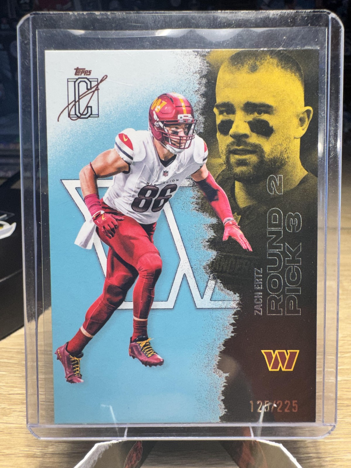 2025 Topps Signature Class #100 Zach Ertz Teal #/225