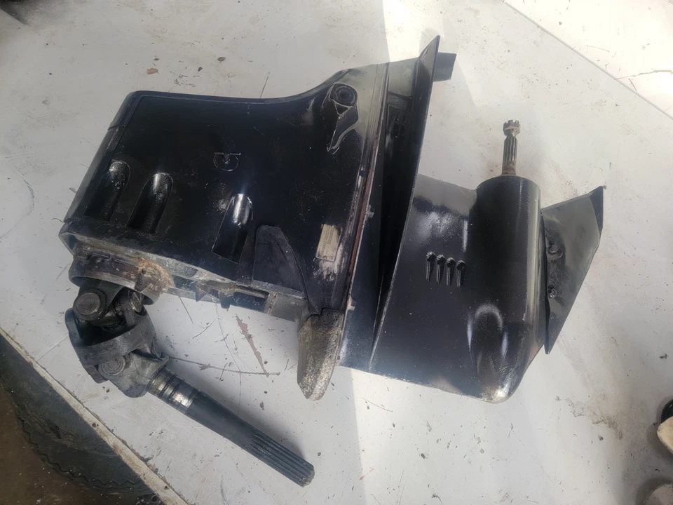 OMC  Cobra   2.3      Outdrive     1990  FRESH WATER - Image 3 of 4