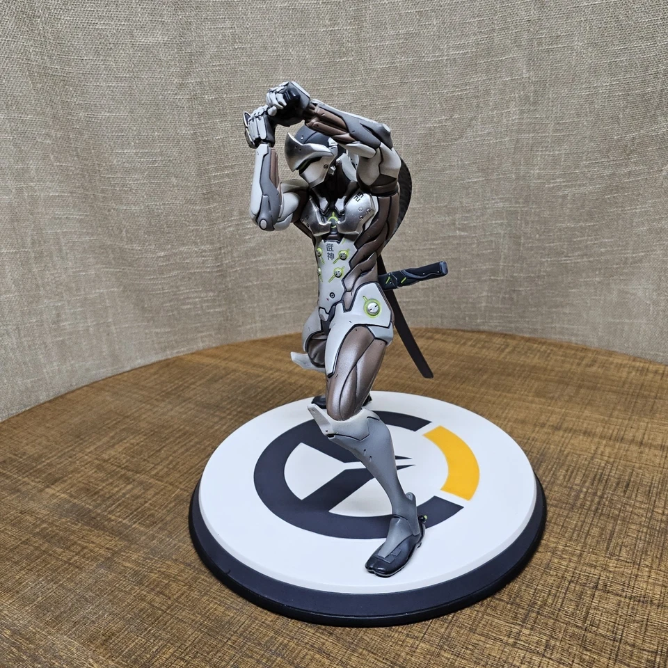 守望先锋 Genji 雕像 - 暴雪娱乐 — 第 3/4 张图片