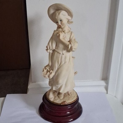 Giuseppe Armani Florence Figur Mädchen mit Blumenkorb 1982 Italien - sehr guter Zustand