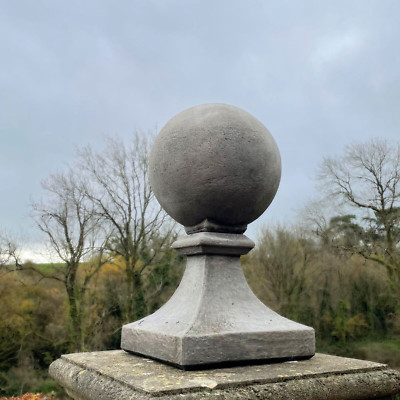 Paar XL Stein Kugel Endstücke | große antike Tor Pfosten Spitzen Garten Ornament