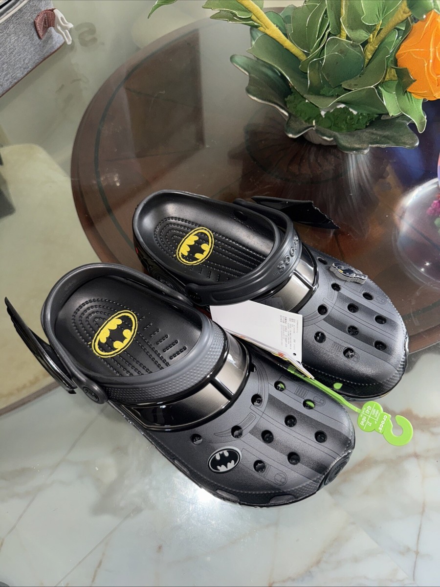 Crocs x Batman Batmobile Classic Clog Men display picture 1