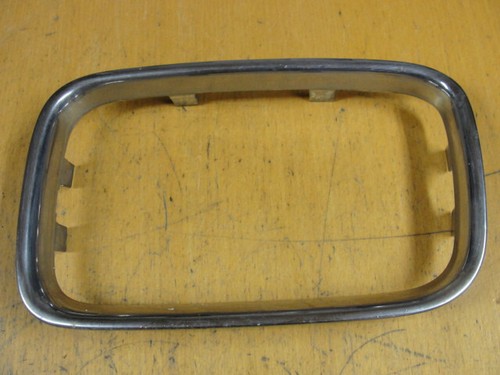 BMW E36 Chromgrill Kühler rechts Beifahrerseite Front 51.13 - 8122238