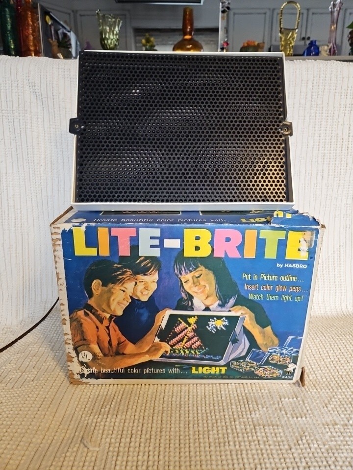 1967 LITE BRITE LIGHT BRIGHT Color Pegs HASBRO Original Box WORKS