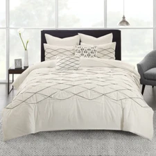 URBAN HABITAT FIVE PIECE TWIN XL SIZE DUVET COVER SET COLOR WHITE NEW IN PACKAGE