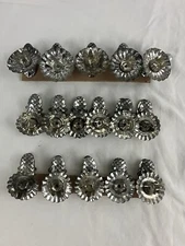 16 VINTAGE Metal CLIP ON CHRISTMAS CANDLE HOLDERS ~ SILVER TONE 11 SMALL 5 LARGE