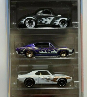 Hot Wheels HW Flames 5 Pack 41 Willy 68 Hemi Barracuda 69 Camaro
