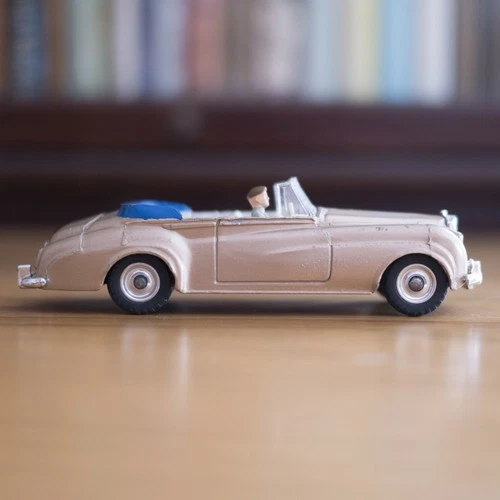 RARE VINTAGE DINKY TOYS # 194 BENTLEY S2 COUPE BRONZE GOLD MECCANO ENGLAND 1/43