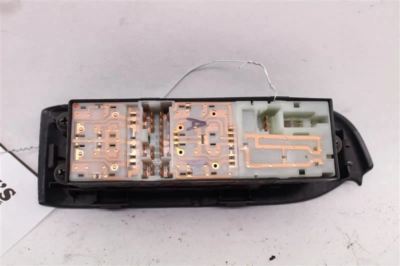 FRONT DOOR WINDOW SWITCH Infiniti G35 2005 05 2006 06 Left 1010432 - Image 2 of 4