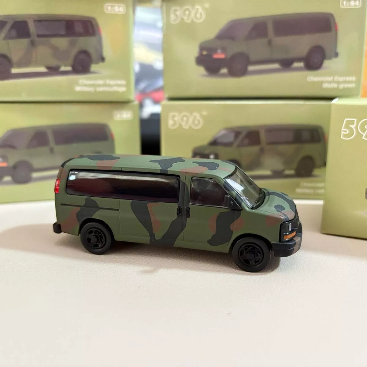 BN 596 1:64 HEC President Beast Tahoe Suburban Express Model