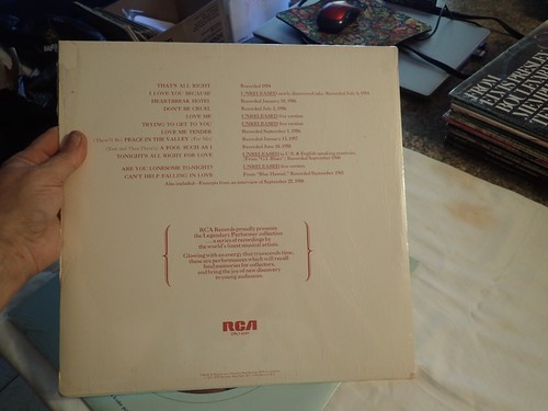 Elvis - A Legendary Performer, SEALED Volumes 1 and volume 2 RCA 1970s - Picture 5 of 5