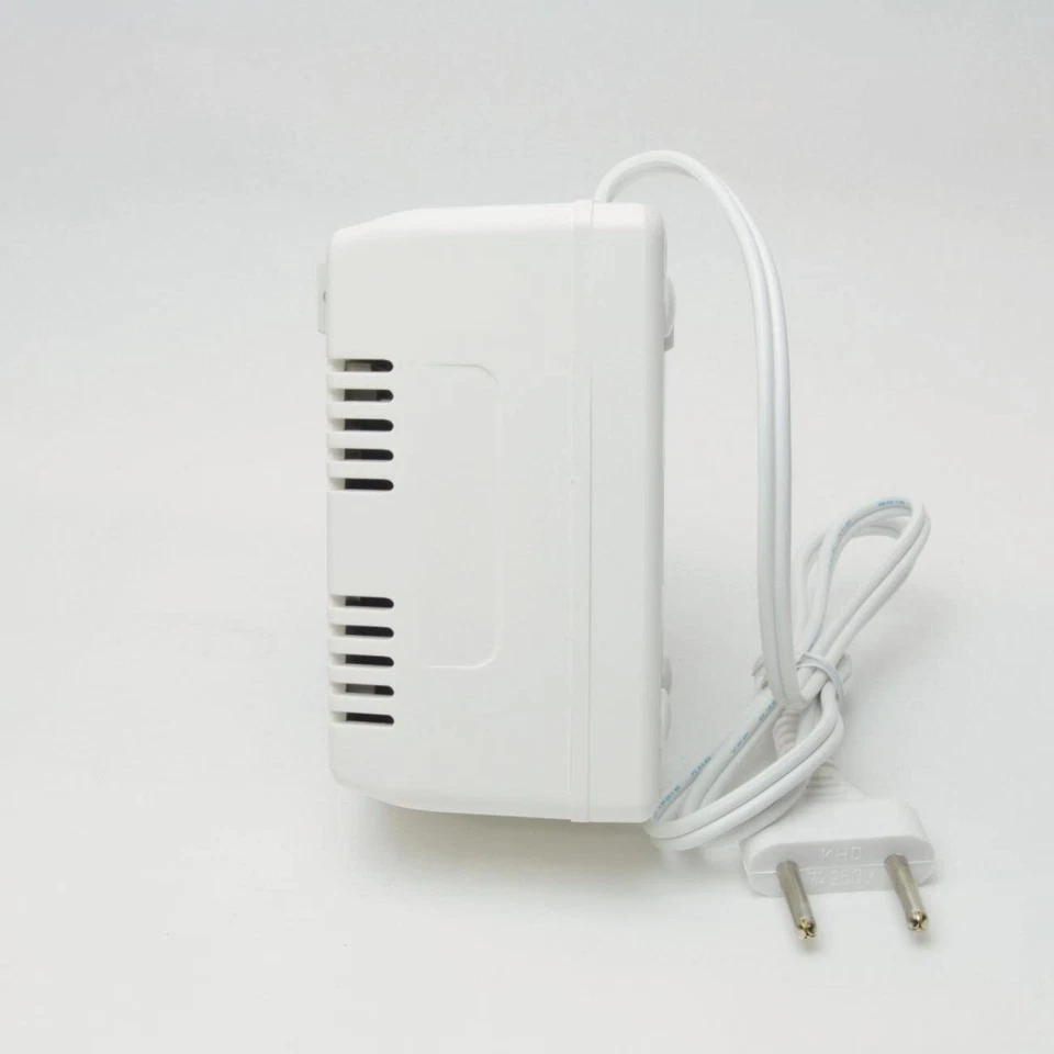 Nissyo Industry TS-121E Voltage Step Down Transformer 220/240V to 100V- 120W NEW - Image 4 of 4