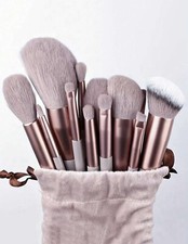 Set of 13 soft and fluffy makeup brushes