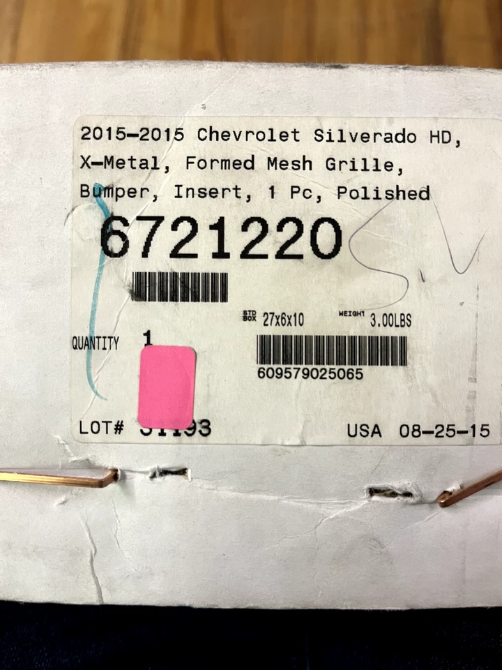 T-Rex Grilles X-Metal Series Studded Bumper Grille Insert - 6721220 Foto 3 de 4