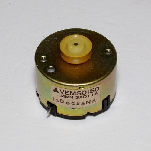 Small electric motor with pulley Matsushita Panasonic VEMS0150 3-12V DC for DIY