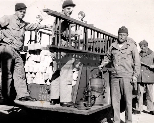 WW2 MILITARY FIRE FIGHTERS ON FIRETRUCK LADDERS EXTINGUISHER 8X10 PHOTO