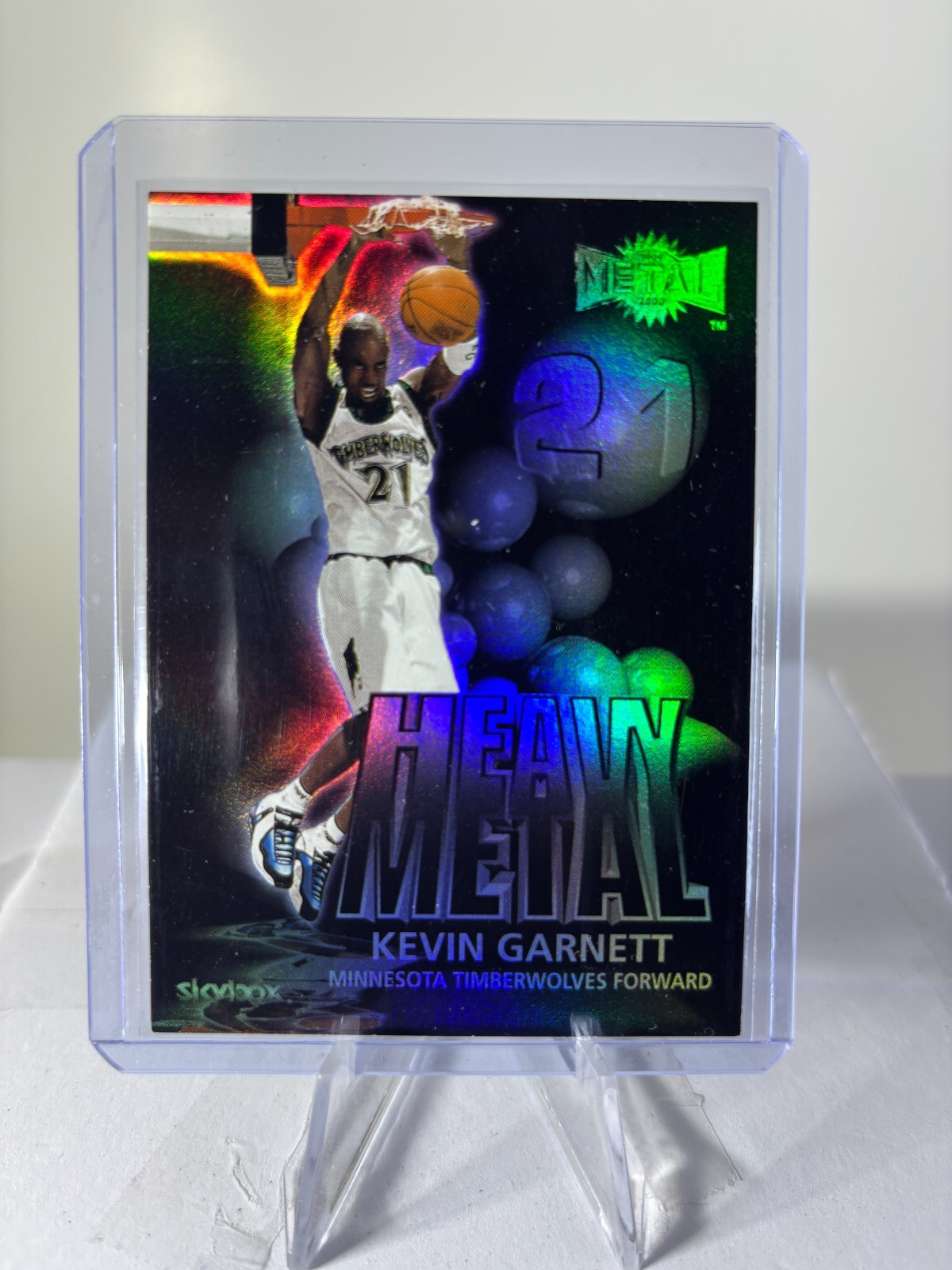1999-00 Fleer/Skybox Metal Heavy Metal, Kevin Garnett Card #4, Timberwolves🔥 