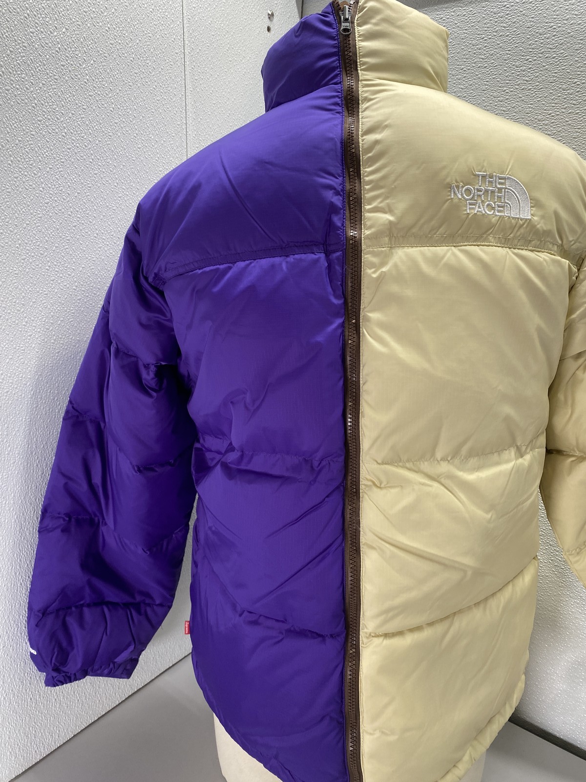 The North Face x Supreme Mens Split Nuptse Puffy Jacket Size L Gravel, Purple thumbnail 8