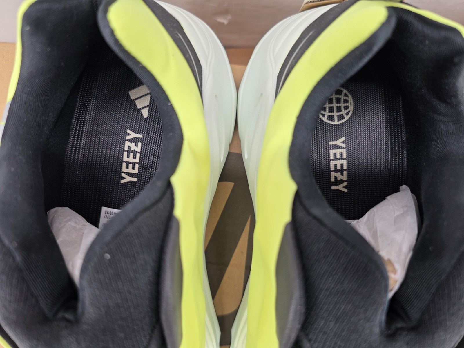 Adidas Yeezy Boost 700 MNVN Laceless Phosphor 2022 Mens Size 8.5 (GY2055) thumbnail 7