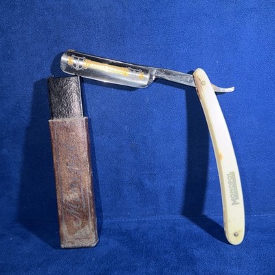 Monopol Solingen Germany 810  Razor With Case ( Please Read).