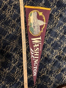 Vintage Felt Pennant – Washington DC Capitol Building Souvenir Banner Flag