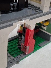 LEGO CREATOR 3in1: Toy & Grocery Shop (31036)-NOT Complete. Missing pieces.