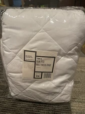 Twin XL Quilted Mattress Pad White OCM