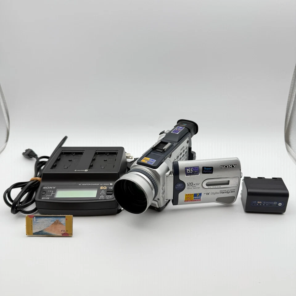 Sony DCR-TRV30 MiniDV Camcorder Handycam NightShot Japan - Image 3 of 4