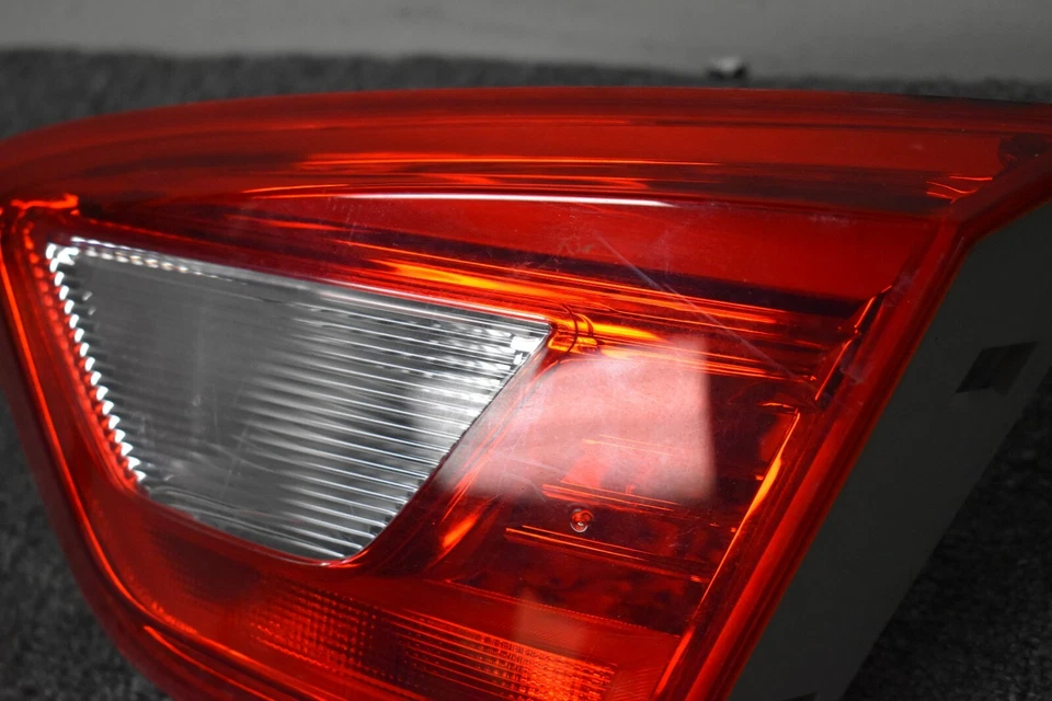 Chevrolet Cruze 2016-2017 lámpara de respaldo derecha fabricante de fábrica Foto 2 de 4