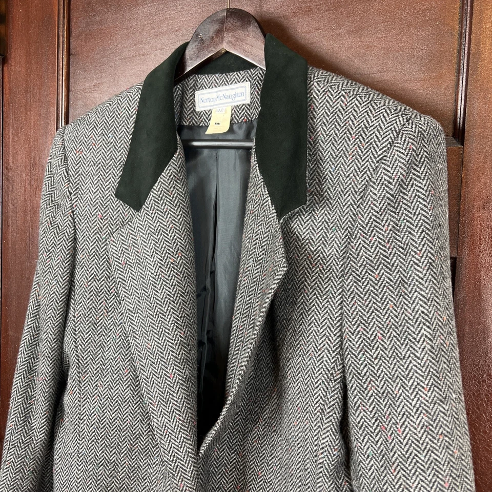 Blazer De Colección Norton McNaughton Para Mujer’s 12 Lana Gris Cuadros Verde Cuello Terciopelo Foto 2 de 4