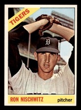 1966 Topps Baseball #38 Ron Nischwitz NM *d2
