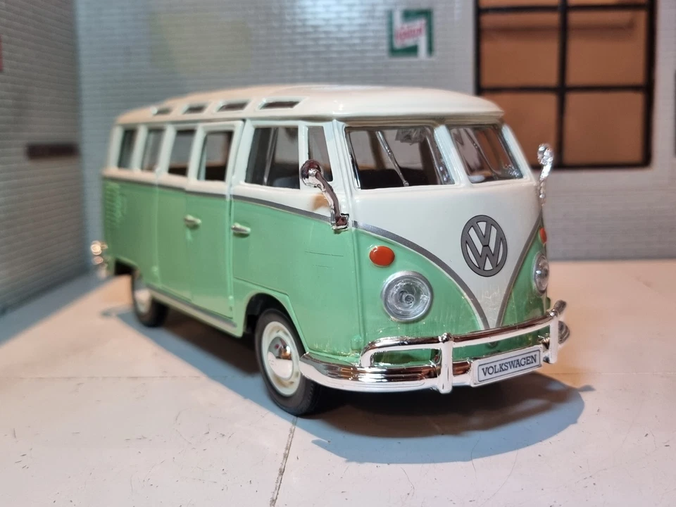 VW T1 Samba Camper Van Green Type 2 Split Screen 1:24 25 Scale Diecast Model - Image 3 of 4