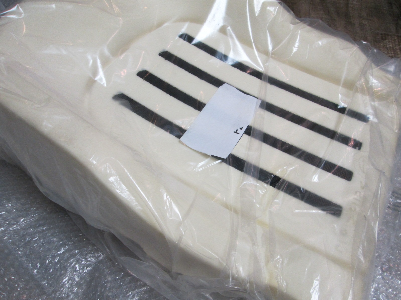 Maserati - LH Front Seat Cushion - NEW -  Part # 980139624