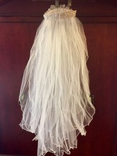 David  s Bridal White Beaded Rhinestone Floral Wedding 2 Tier Veil 32  Long